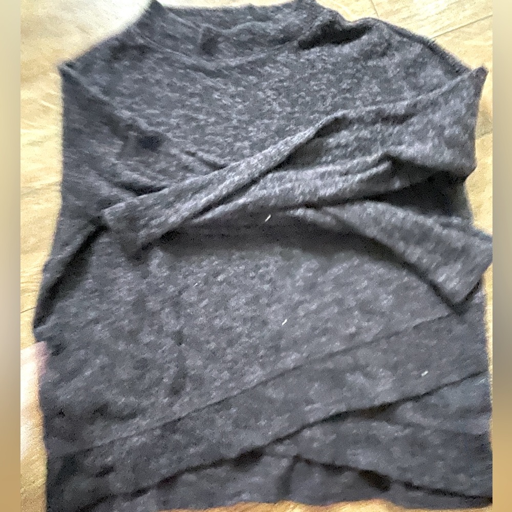 American eagle dark blue/purpleish sweater
